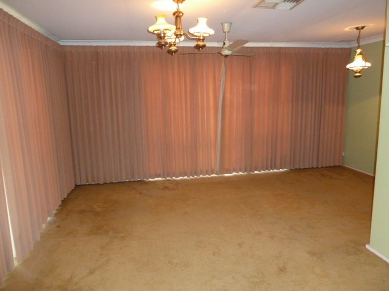 6 Oak Tree Court, Langford WA 6147