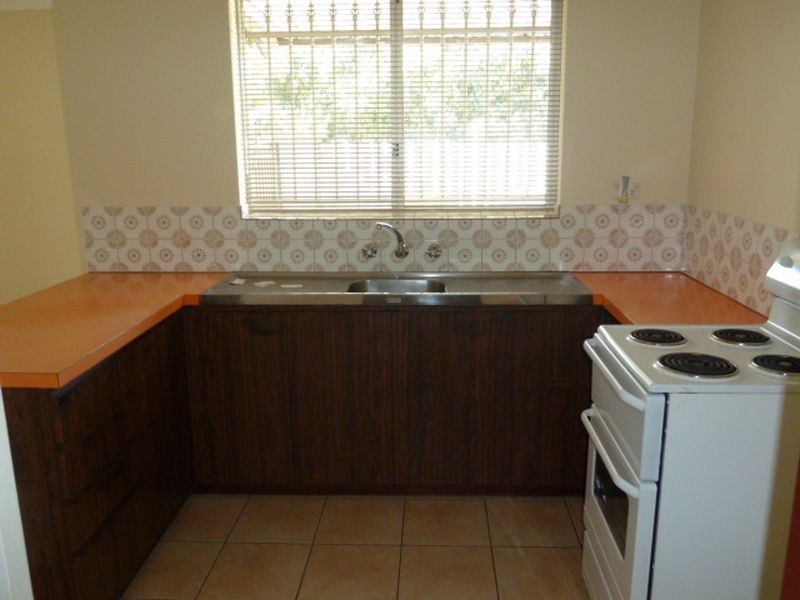 1/18 Spring Road, Thornlie WA 6108