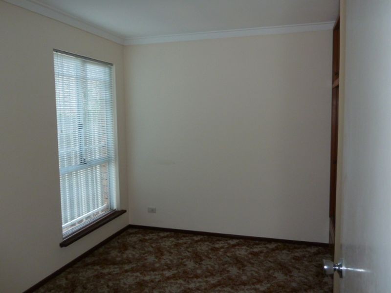 1/18 Spring Road, Thornlie WA 6108