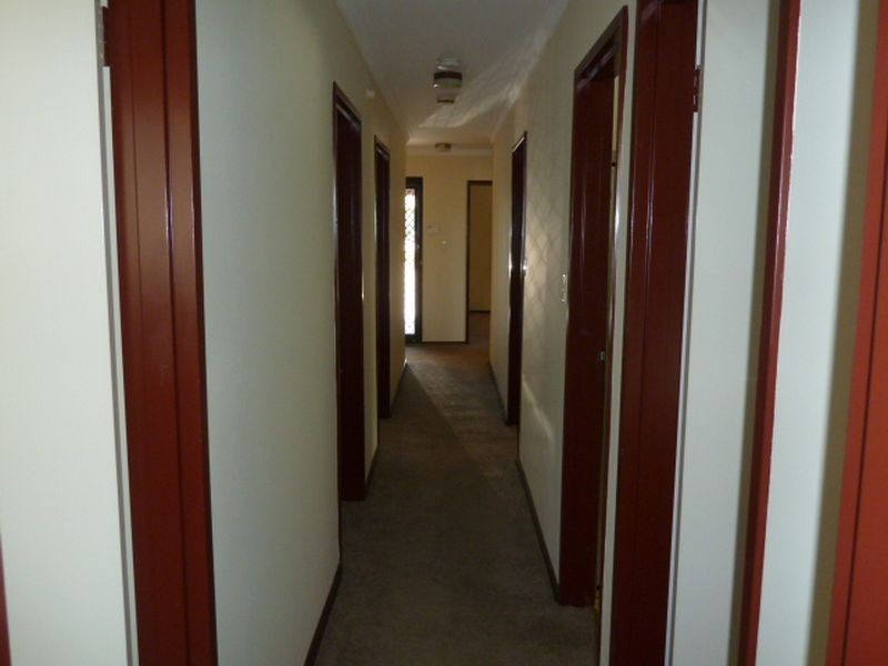 1/18 Spring Road, Thornlie WA 6108