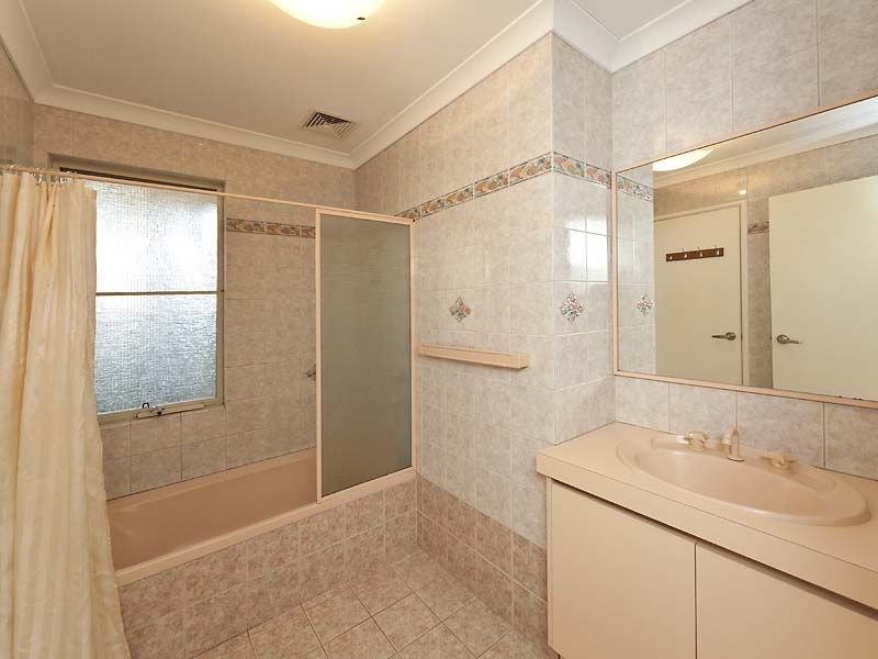 60 Nyandi Court, Thornlie WA 6108