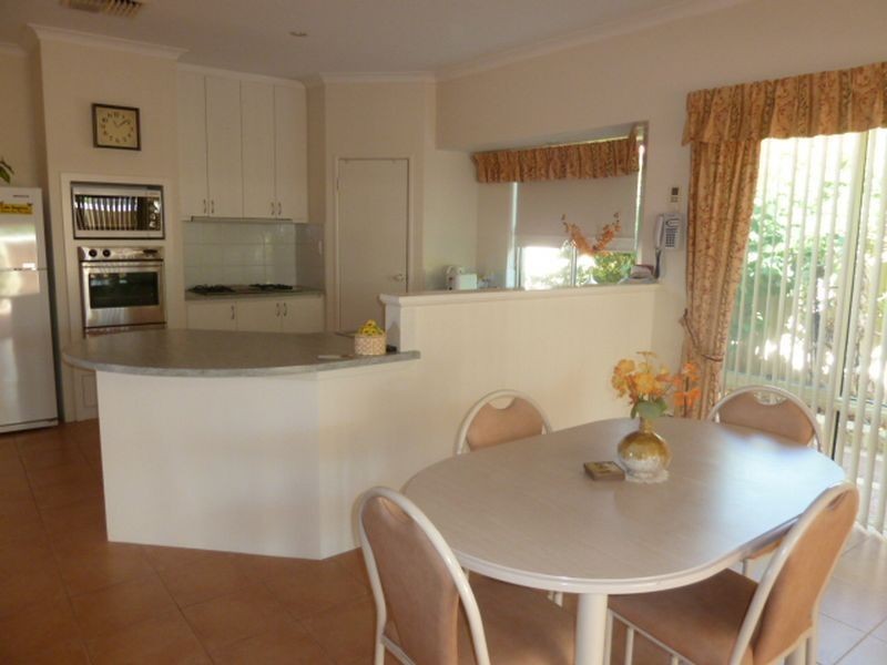 1 Buscot Close, Canning Vale WA 6155