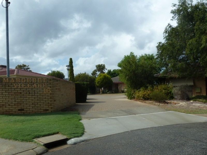 13/16 Leiden Place, Forrestfield WA 6058