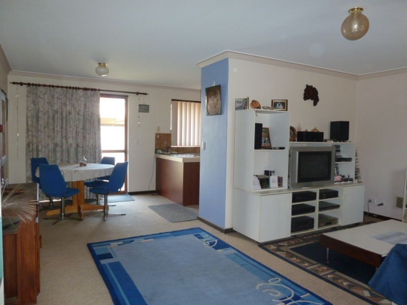 13/16 Leiden Place, Forrestfield WA 6058