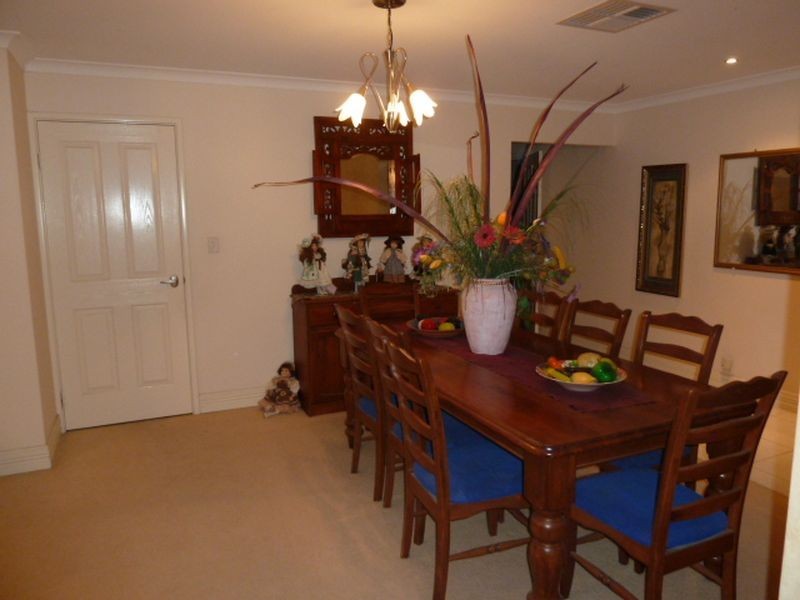 11 Haddon Way, Canning Vale WA 6155