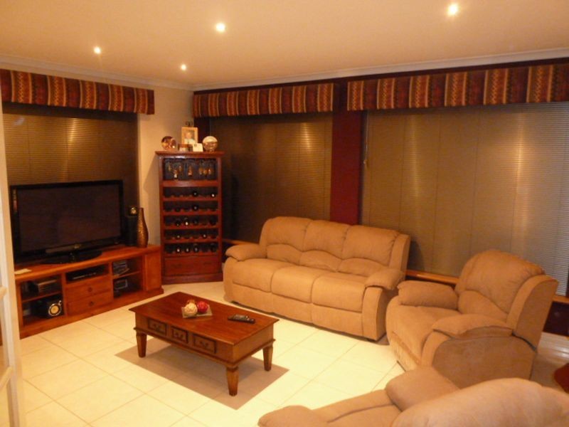 11 Haddon Way, Canning Vale WA 6155