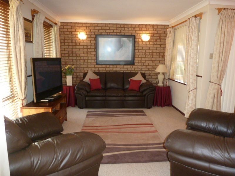 5 Newsam Close, Parkwood WA 6147