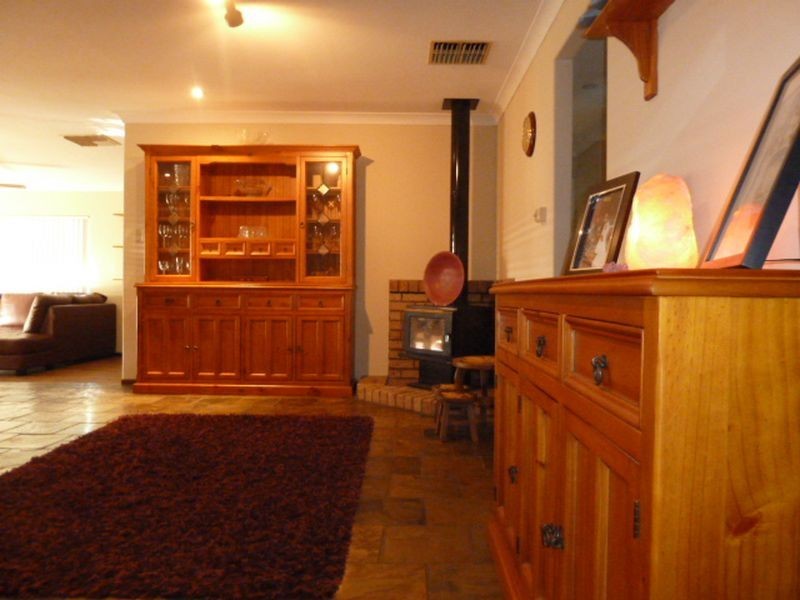 5 Newsam Close, Parkwood WA 6147