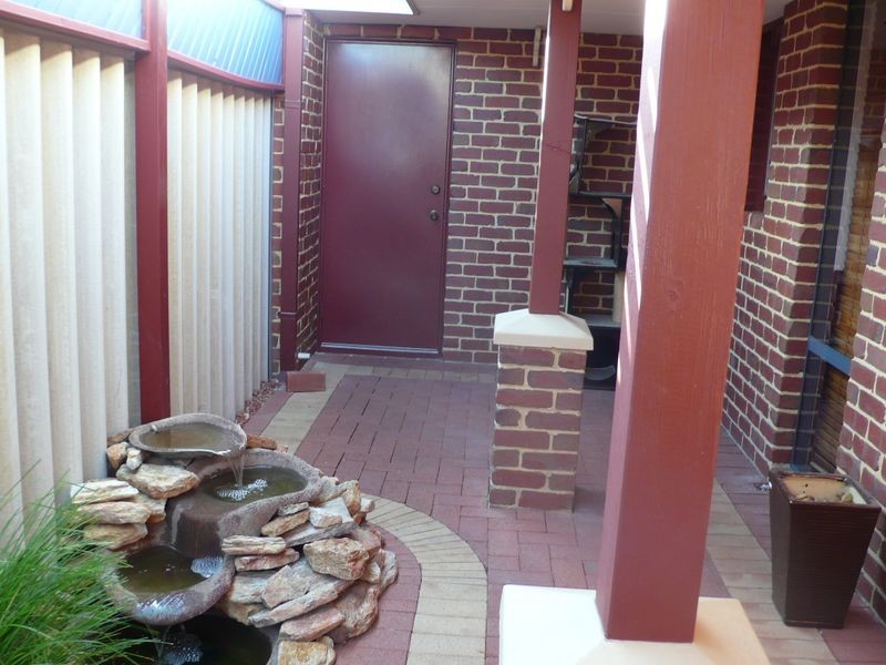 12 Woodspring Trail, Canning Vale WA 6155