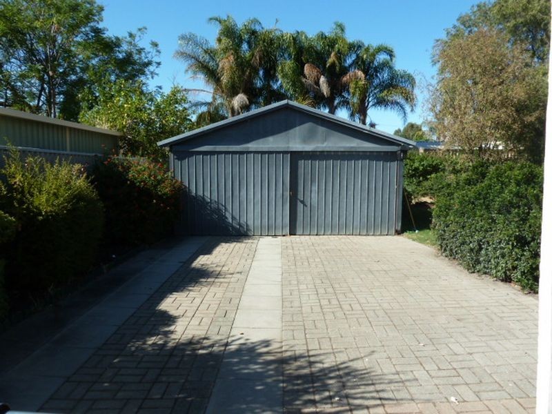 12 Earls Court, Thornlie WA 6108