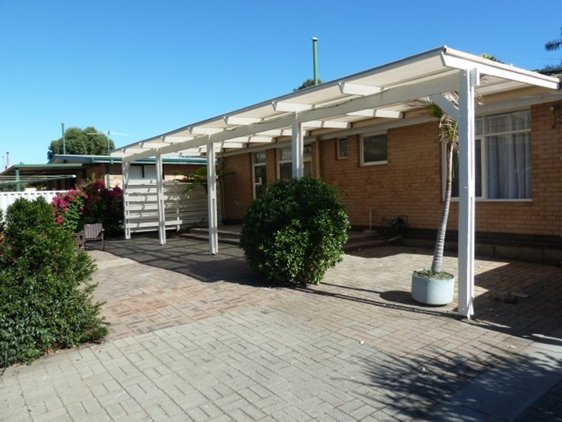 12 Earls Court, Thornlie WA 6108