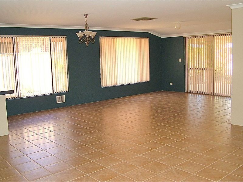 18 Buvelot Turn, Southern River WA 6110
