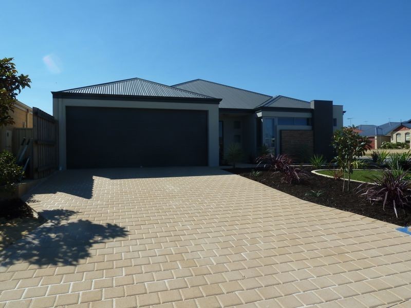 31 Buttercup Parkway, Halls Head WA 6210