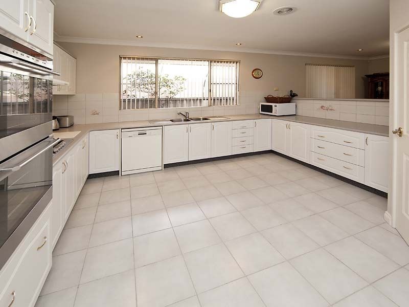 7 Expedition Drive, Thornlie WA 6108