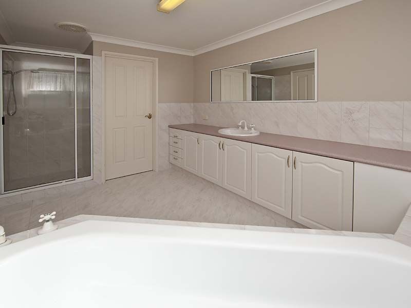 7 Expedition Drive, Thornlie WA 6108