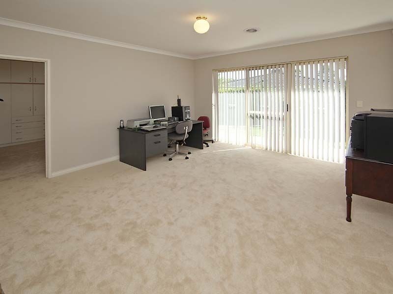 7 Expedition Drive, Thornlie WA 6108