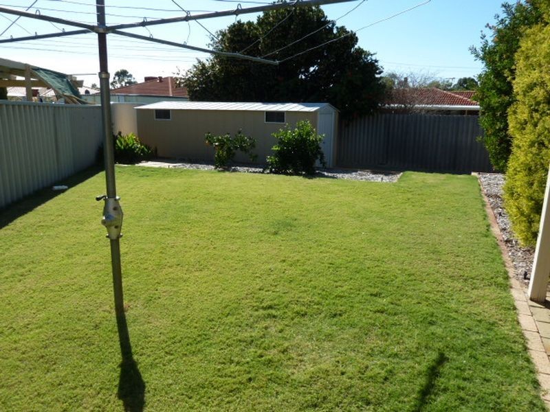 64 Swingler Way, Gosnells WA 6110