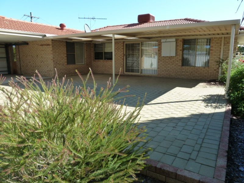 64 Swingler Way, Gosnells WA 6110