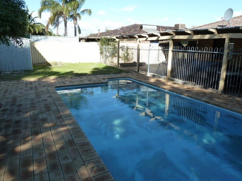 13 Mallard Street, Thornlie WA 6108