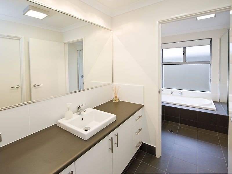 120 Columbia Parkway, Piara Waters WA 6112