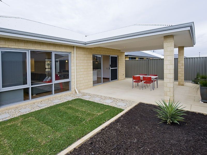 120 Columbia Parkway, Piara Waters WA 6112