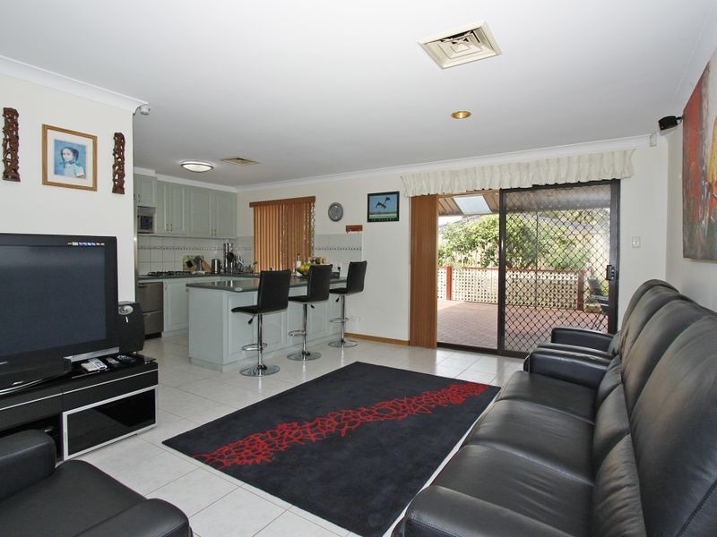 24 Crusader Drive, Thornlie WA 6108