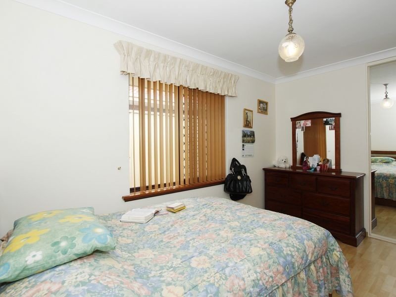 24 Crusader Drive, Thornlie WA 6108