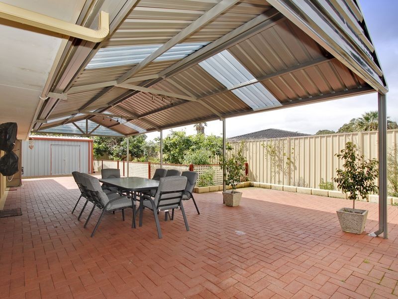24 Crusader Drive, Thornlie WA 6108