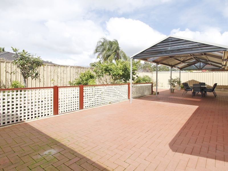 24 Crusader Drive, Thornlie WA 6108