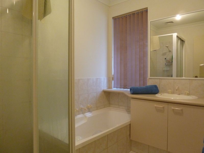 15/15 Summer Place, Thornlie WA 6108