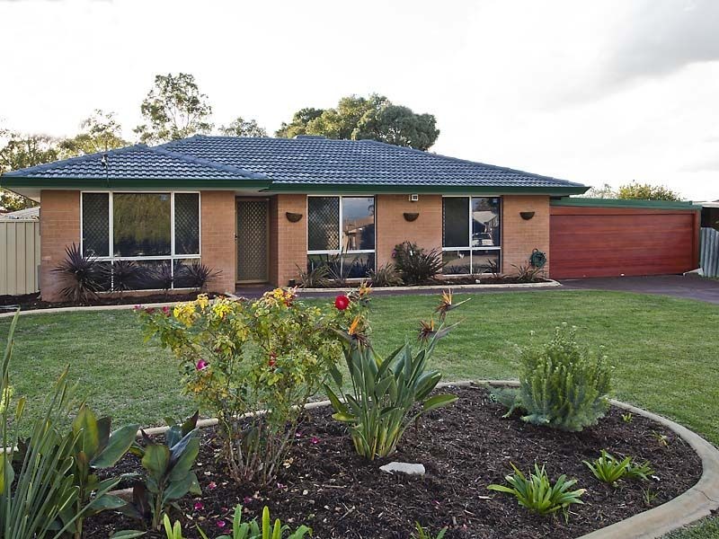 12 Farrer Place, Thornlie WA 6108