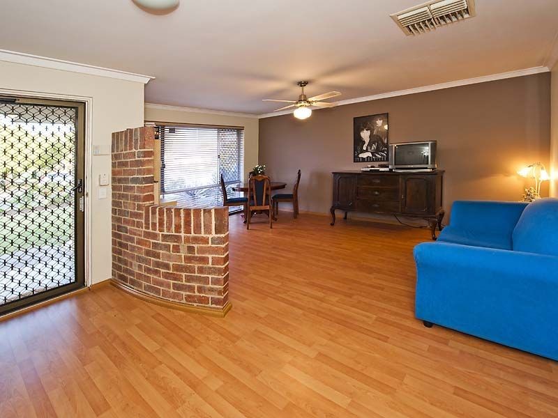 12 Farrer Place, Thornlie WA 6108