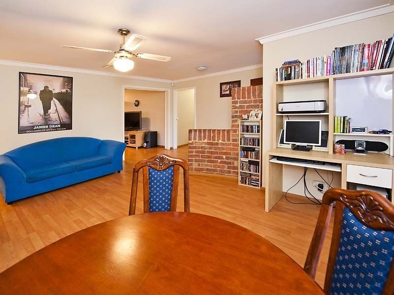 12 Farrer Place, Thornlie WA 6108