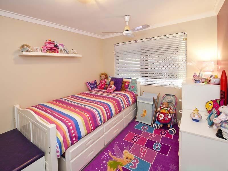 12 Farrer Place, Thornlie WA 6108