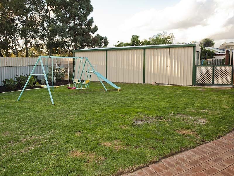 12 Farrer Place, Thornlie WA 6108