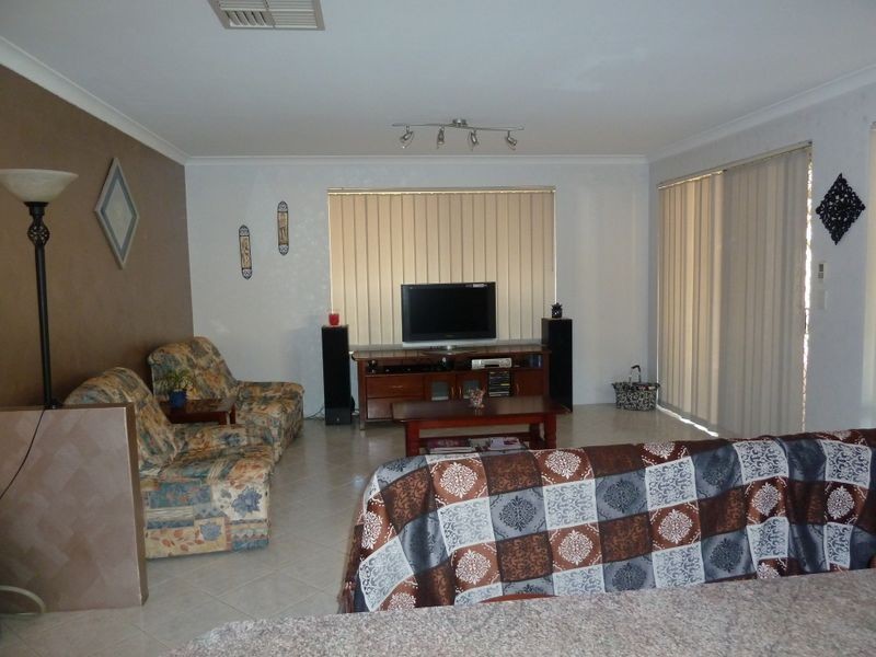 30 Blakemore Retreat, Huntingdale WA 6110