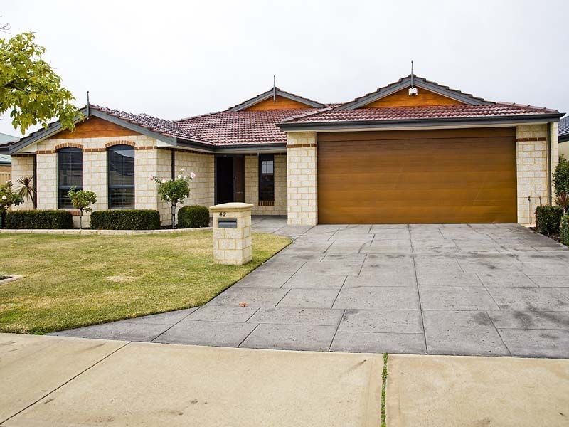 42 Banda Boulevard, Canning Vale WA 6155
