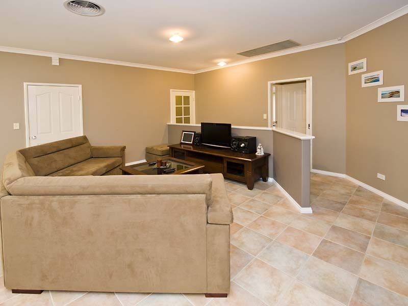 42 Banda Boulevard, Canning Vale WA 6155