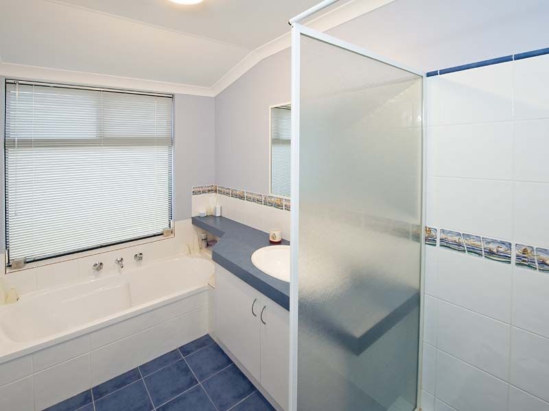 42 Banda Boulevard, Canning Vale WA 6155