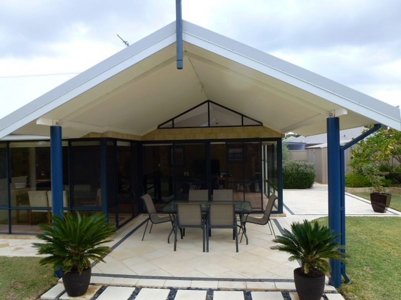 15 Greentree Drive, Southern River WA 6110