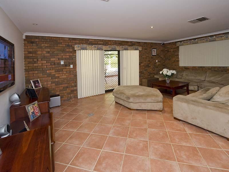 3 Summer Place, Thornlie WA 6108