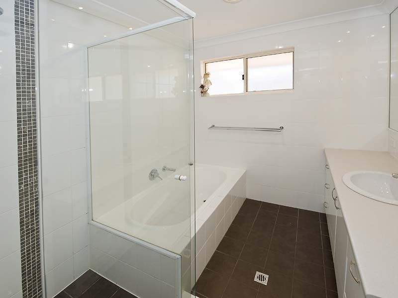 3 Summer Place, Thornlie WA 6108