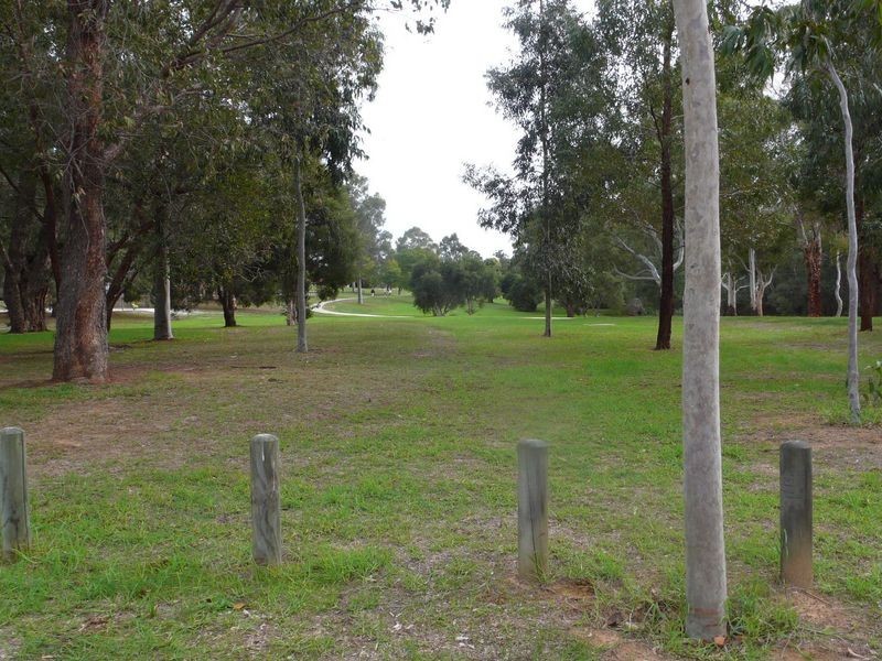 29 Parkside Drive, Thornlie WA 6108