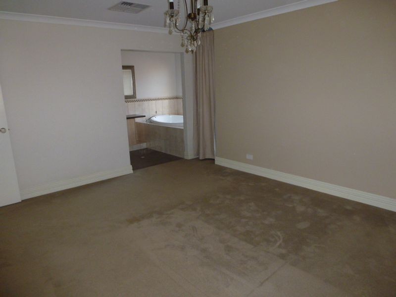 6 Bundera Road, Southern River WA 6110