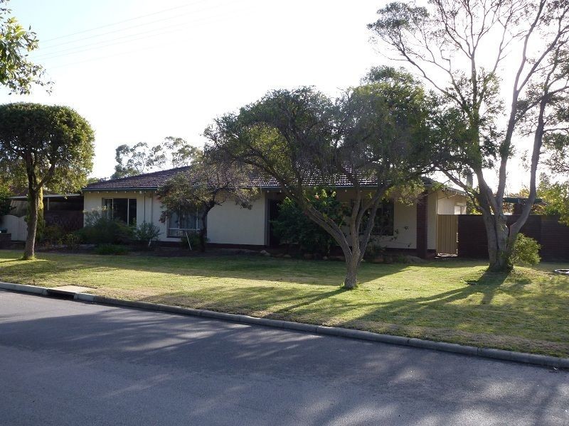 25 Sandon Road, Thornlie WA 6108
