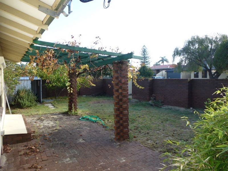 25 Sandon Road, Thornlie WA 6108