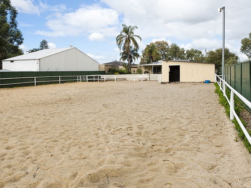 807 Armadale Road, Forrestdale WA 6112