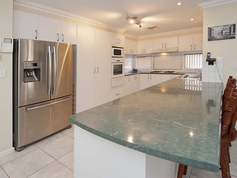 14 Tarradee Circuit, Thornlie WA 6108