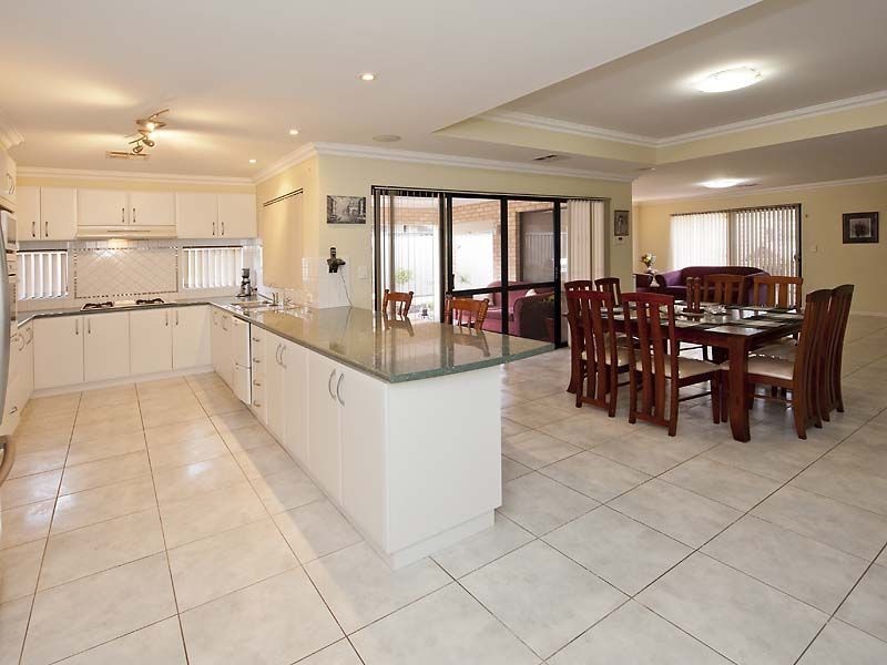 14 Tarradee Circuit, Thornlie WA 6108