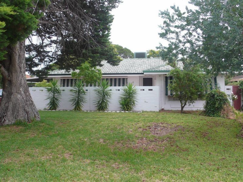 20 Helena Crescent, Thornlie WA 6108